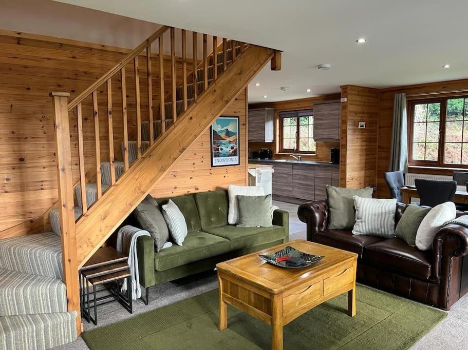 Artro Lodge Luxury 3 Bedroom, 3 Bathroom & Hot Tub Llanbedr  Extérieur photo