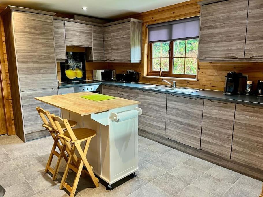 Artro Lodge Luxury 3 Bedroom, 3 Bathroom & Hot Tub Llanbedr  Extérieur photo